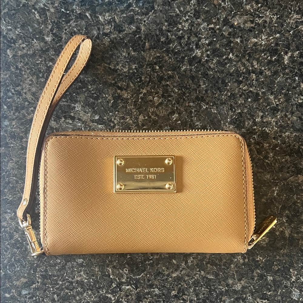 Michael Kors Gold Plate Tan Wristlet